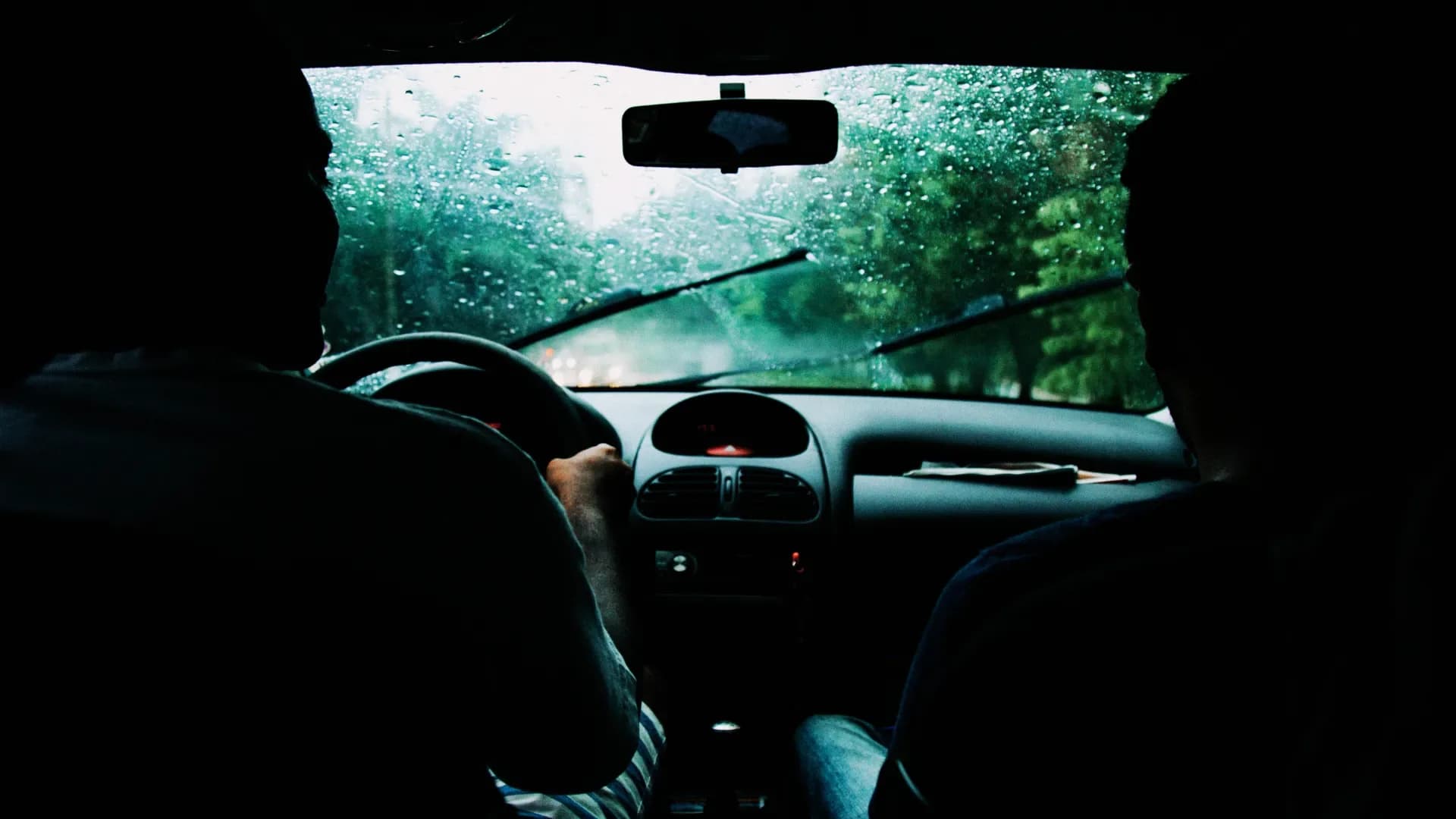 5 Signs Your Wipers Need Replacing Before the Rain Hits